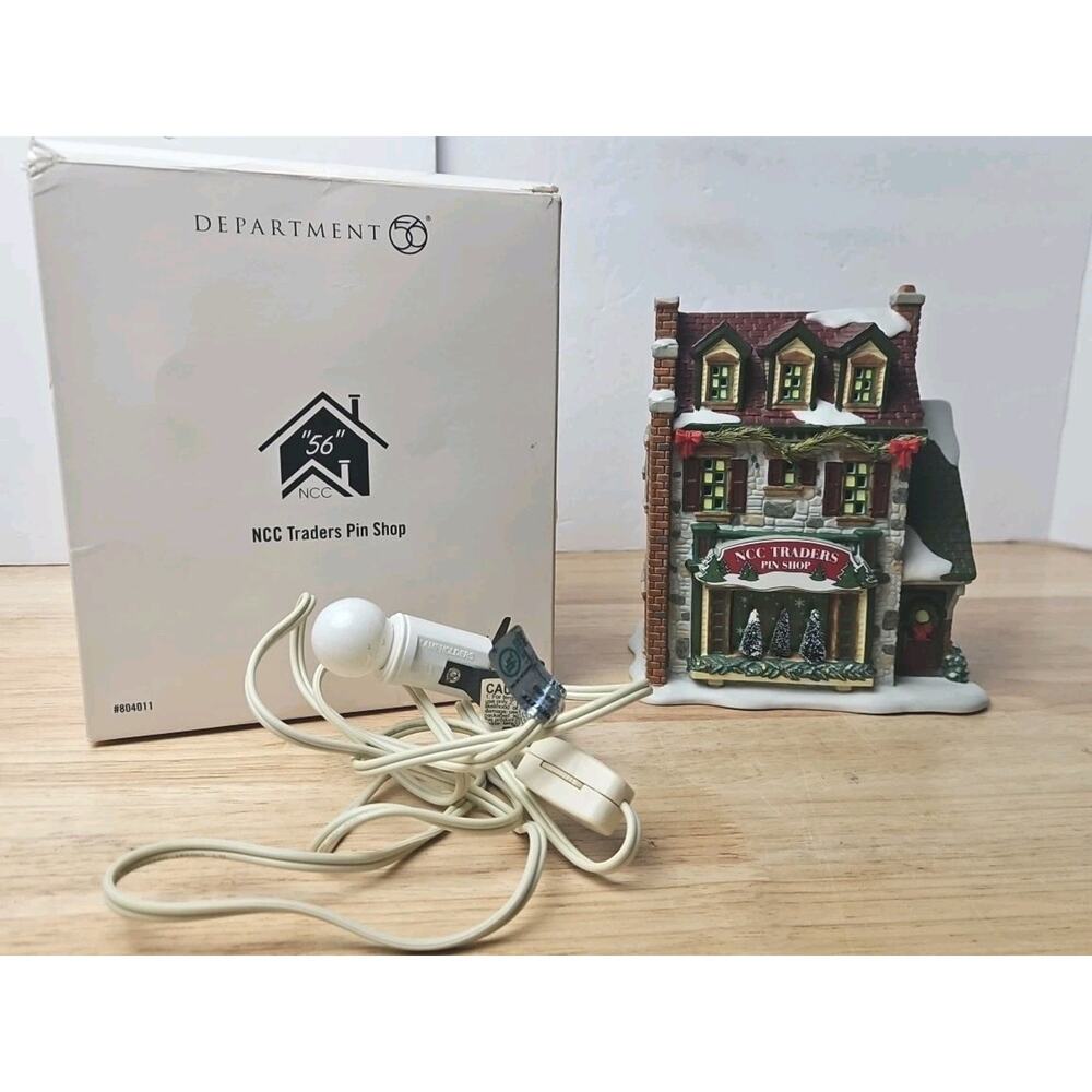 Dept 56 Dickens Village - NCC Traders Pin‎ Shop - #804011 w/Box & Cord